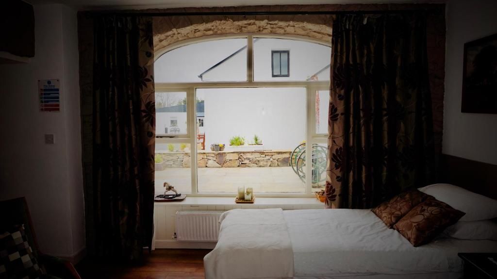Отели типа «постель и завтрак» Cartron House Ballynakill-54