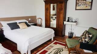 Отели типа «постель и завтрак» Cartron House Ballynakill Трехместный номер-8